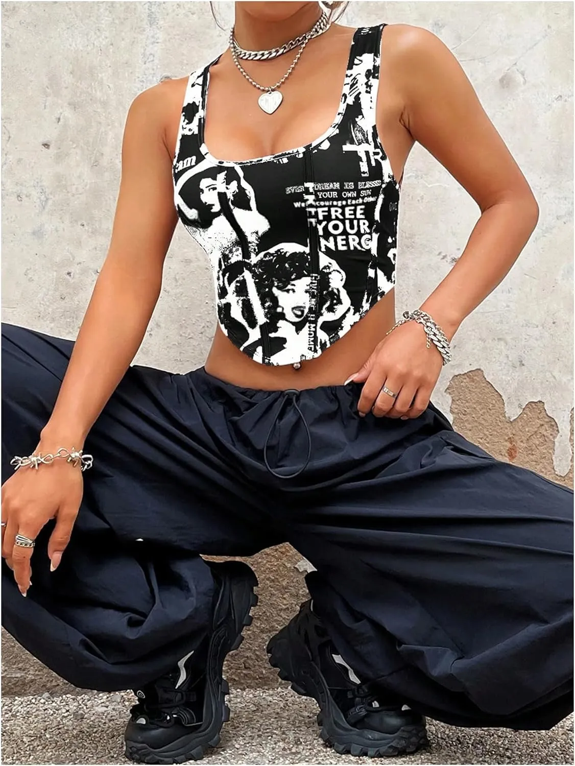 WDIRARA Women's Newspaper Printed Sleeveless Asymmetrical Hem Square Neck Casual Tank Tops