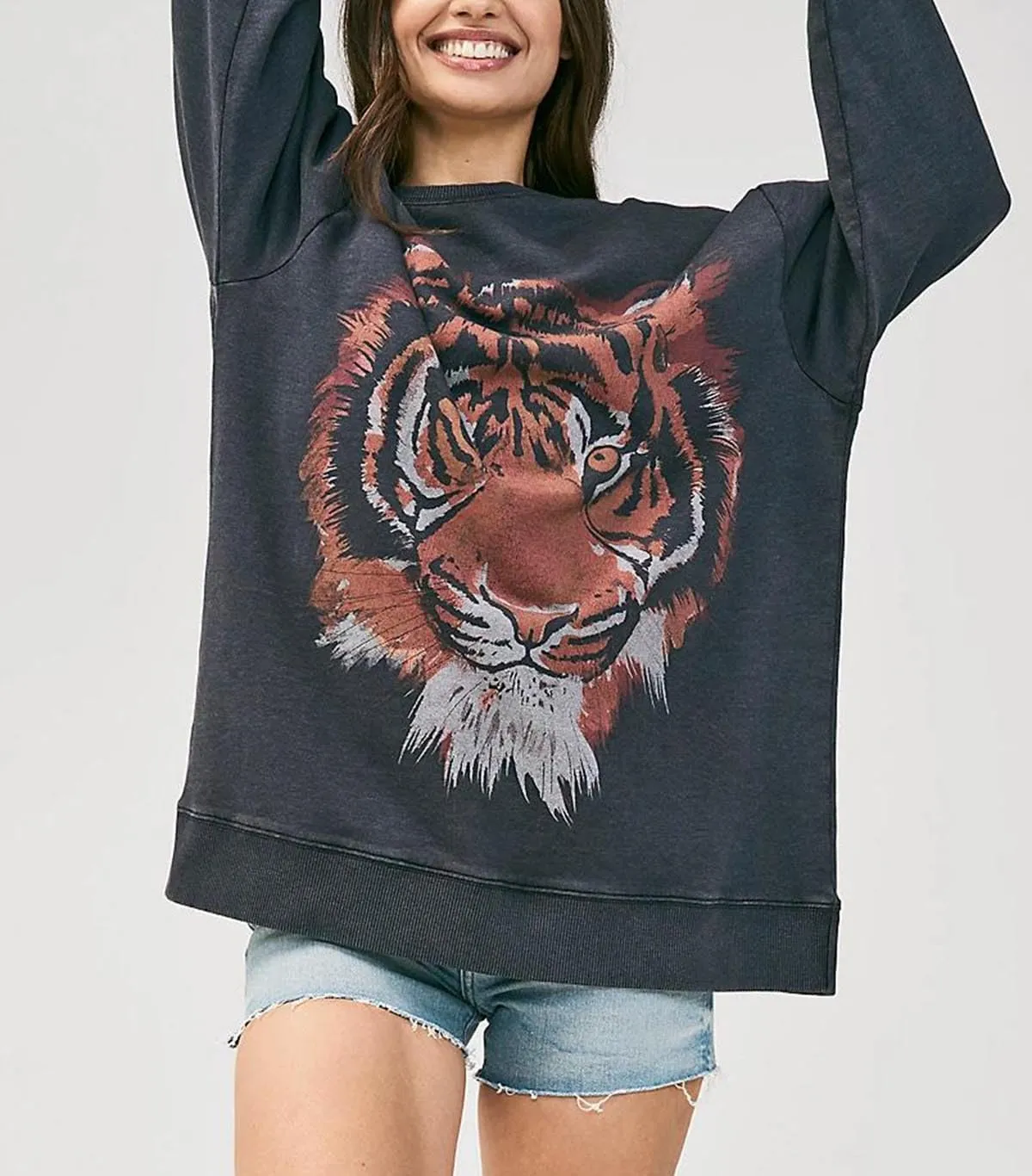Yoawdats Women's Oversized Crewneck Graphic sweatshirt Trendy Tiger Print Long Sleeve Loose Fit Pullovers Fall Casual Tops