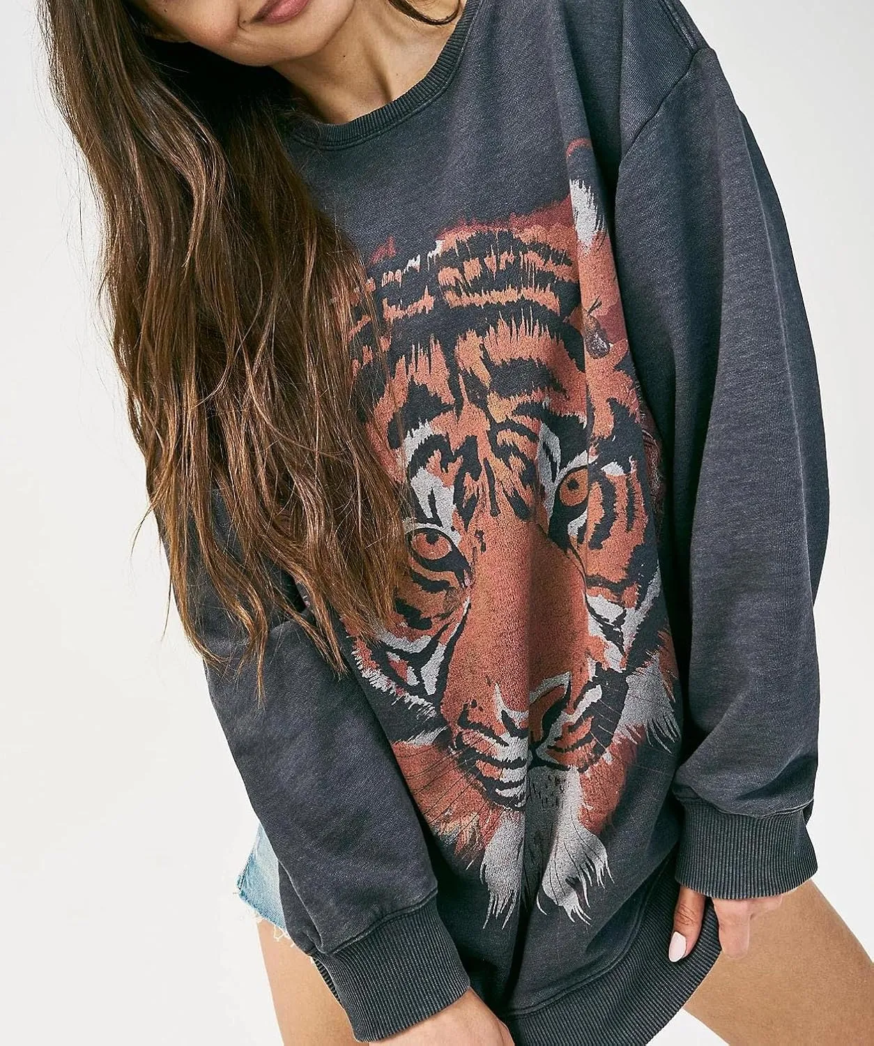Yoawdats Women's Oversized Crewneck Graphic sweatshirt Trendy Tiger Print Long Sleeve Loose Fit Pullovers Fall Casual Tops